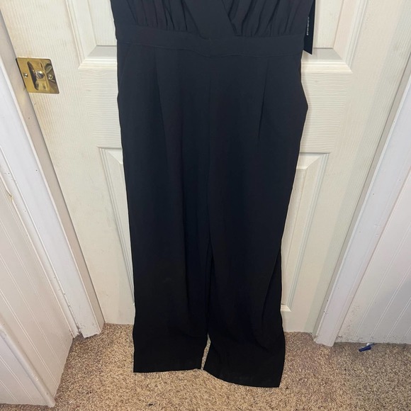 NWT Lulu’s Black Lace V-Neck Tank Top Jump Suit Straight Leg Size Small - Picture 6 of 11